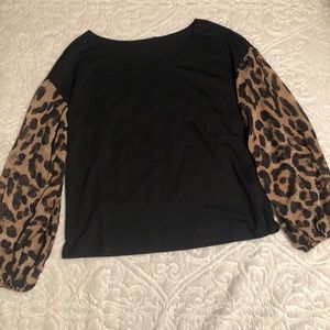 Black/Leopard top